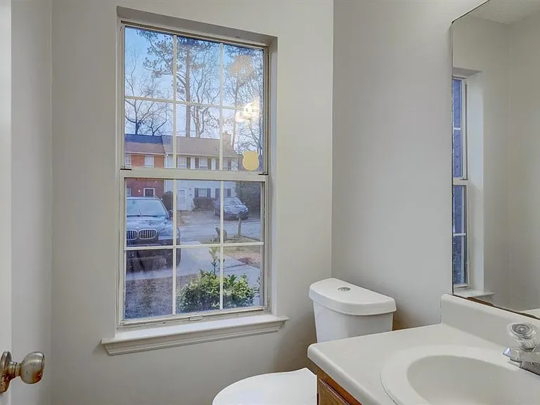 886 Joseph Club Dr SW — Photo 7