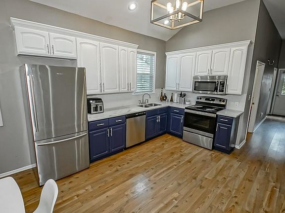 5th image of 2736 Lavender St