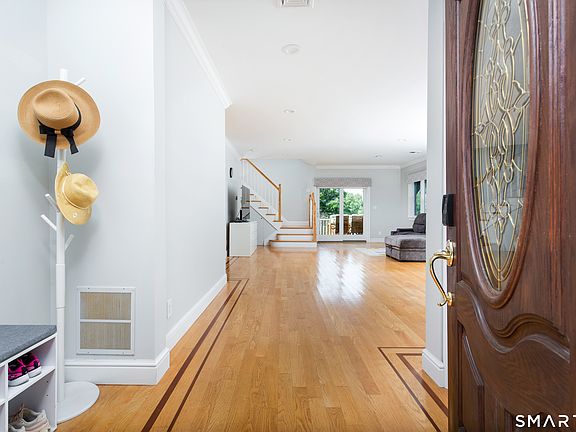 2nd image of 42 Woodledge Road