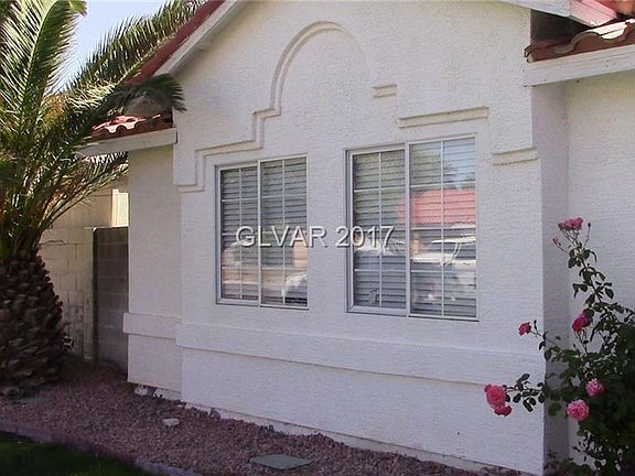 3rd image of 5834 Berry Hill Ln