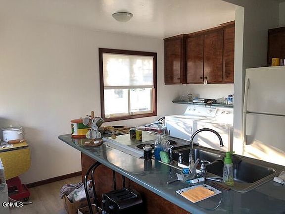 4th image of 206 Minnehan St