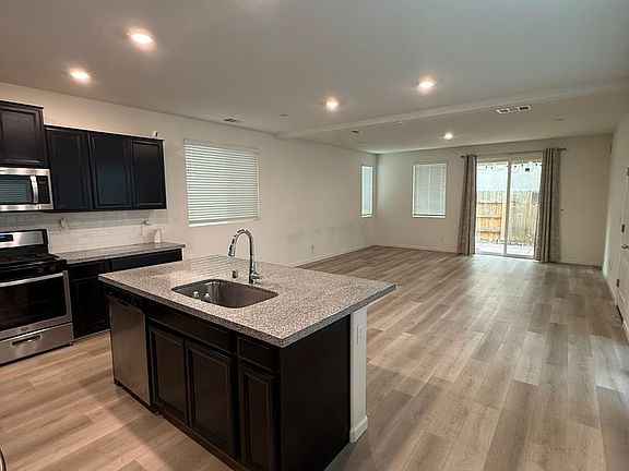 3rd image of 2351 Hanson Dr