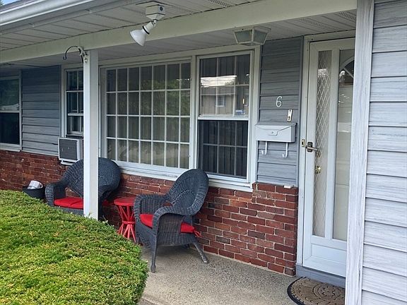 2nd image of 6 Mulberry Dr