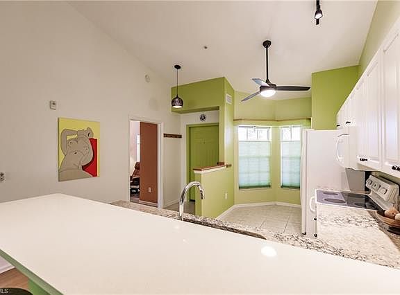 5th image of 9165 Celeste Dr #3-302