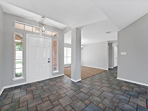 3rd image of 8340 Christie Dr