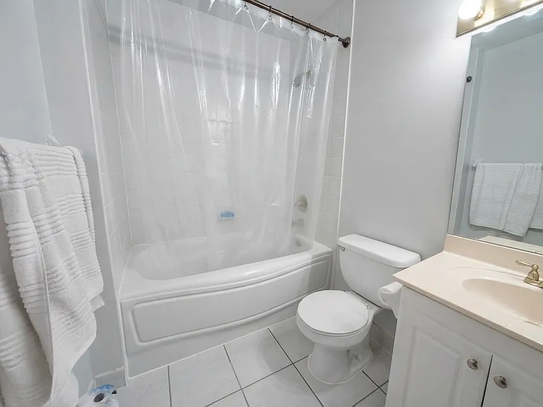 115 Richmond St E #203 — Photo 11