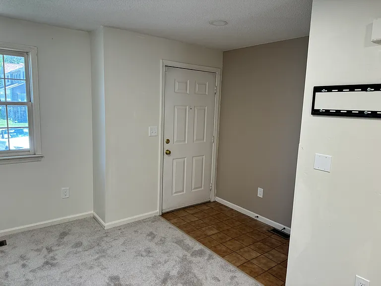 542 Fox Hollow Way — Photo 9