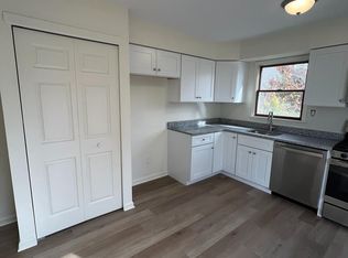 516 6th Ave, Lindenwold, NJ 08021