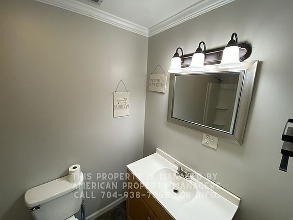 4th image of 303 Southern St