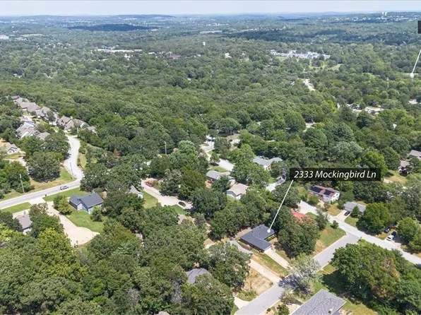 2333 N Mockingbird Ln, Fayetteville, AR 72703