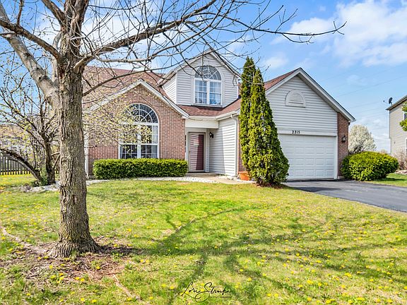 2nd image of 2215 Twin Lakes Ct