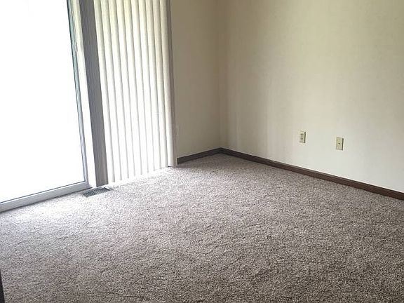 5th image of 677 W Lake St