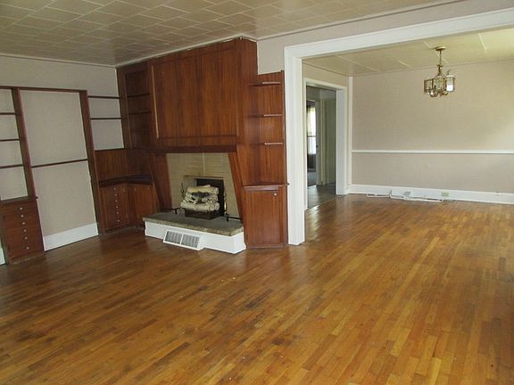 4th image of 129 Fulton St #1