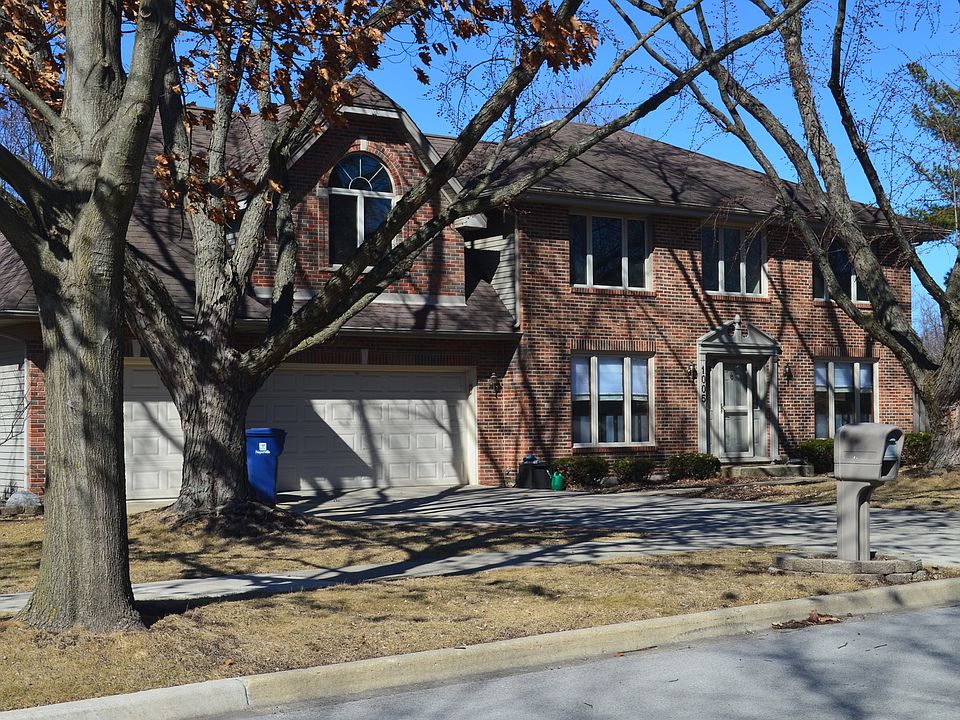 1st image of 1005 E Benton Ave