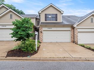 27W232 Ash Ct, Winfield, IL 60190