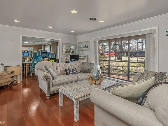 5th image of 2408 Lakecrest Dr