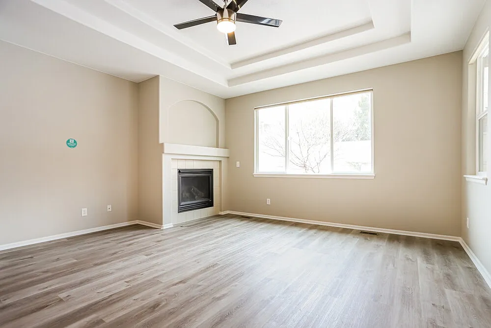3 bed, 2.5 bath, 2203 sqft, $5,730 — Photo 4