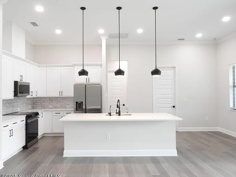 8555 Henry Ave — Photo 12