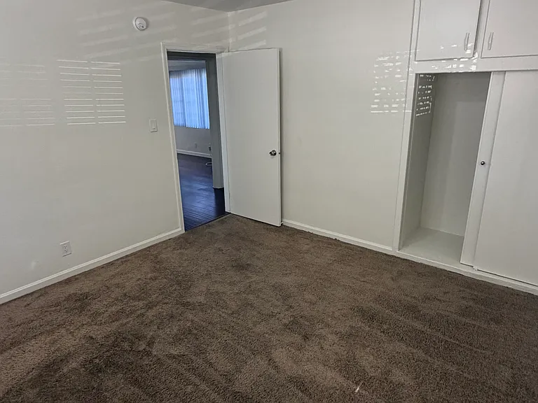 2616 Crestmoore Pl #2616 — Photo 8