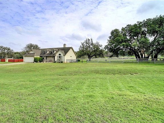 2nd image of 310 Woodlands Trl