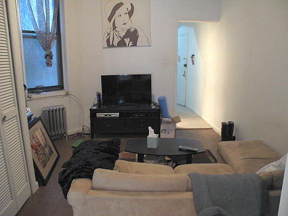 2nd image of 221 E 83rd St Frnt 2