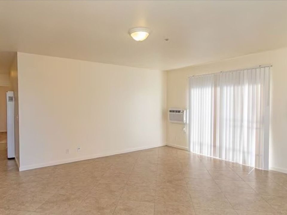 2nd image of 239 Pala Vista Dr #27