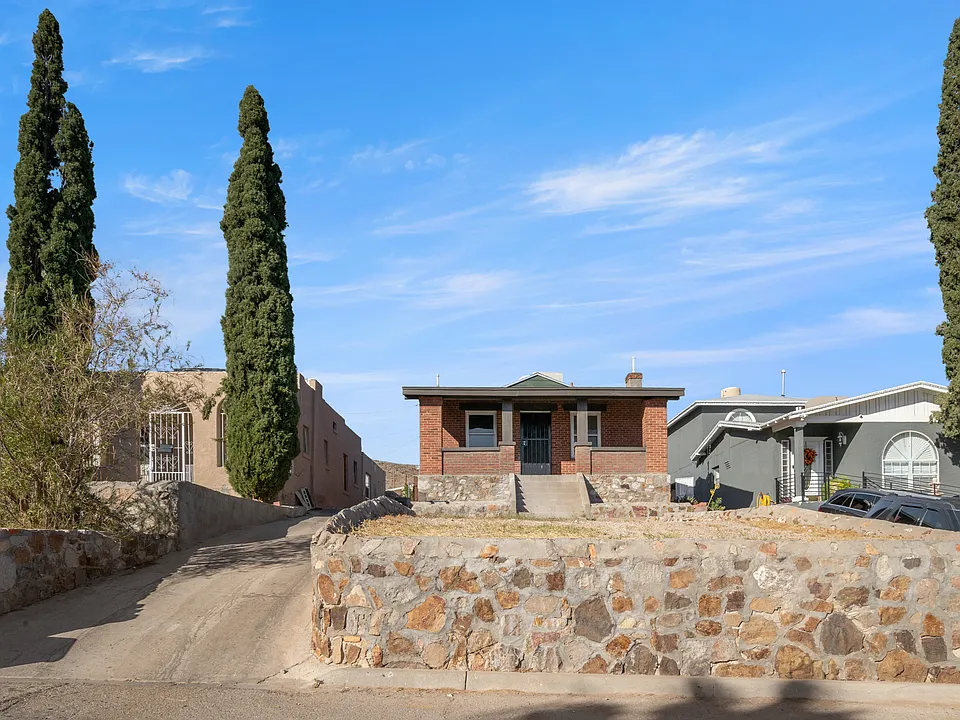 2207 Silver Ave