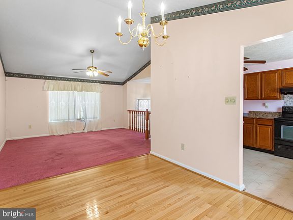 4th image of 14916 Saddle Creek Dr