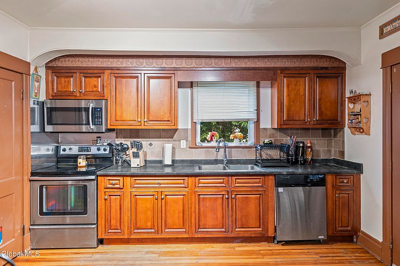 5th image of 4 Morgan Terrace