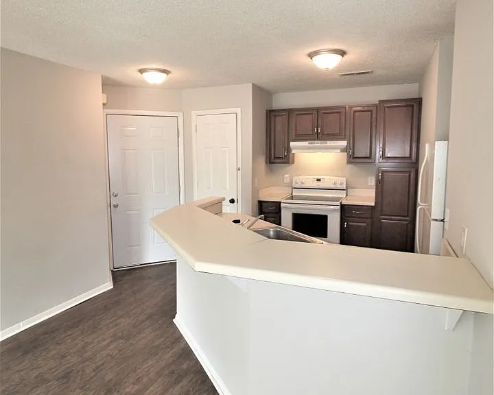 2704 Lantern Walk SE #G — Photo 6