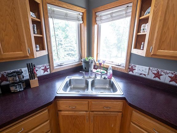 5th image of 414 9th Ave NE