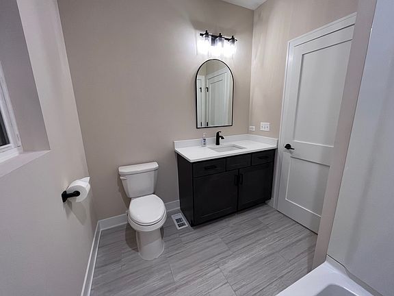5th image of 205 Wesley Dr
