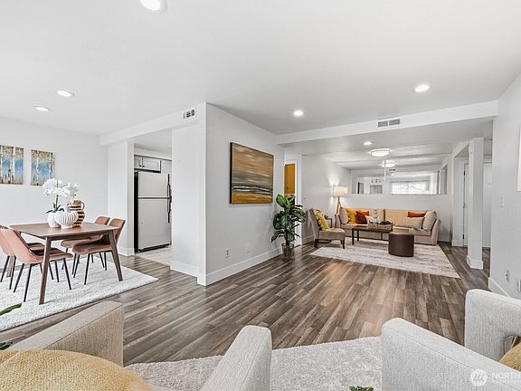 5th image of 11300 1st Avenue NE #322