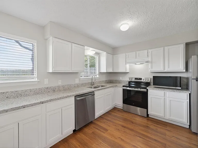 9906 Rocky Hollow Rd — Photo 7