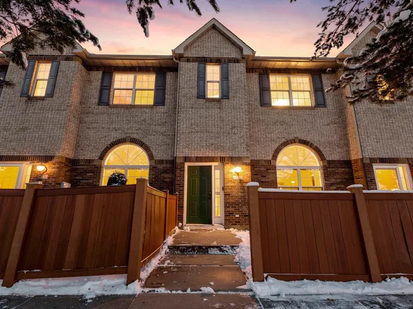 6572 Regency Ln, Eden Prairie, MN 55344