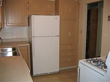 4th image of 4223 Klein Ave