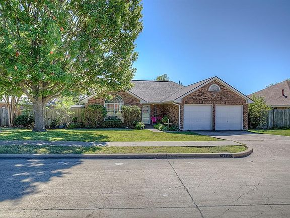 2nd image of 812 Creekside Dr