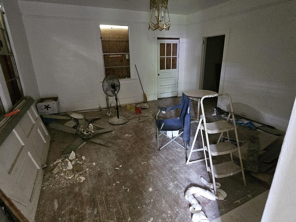 2nd image of 6924 67th St S