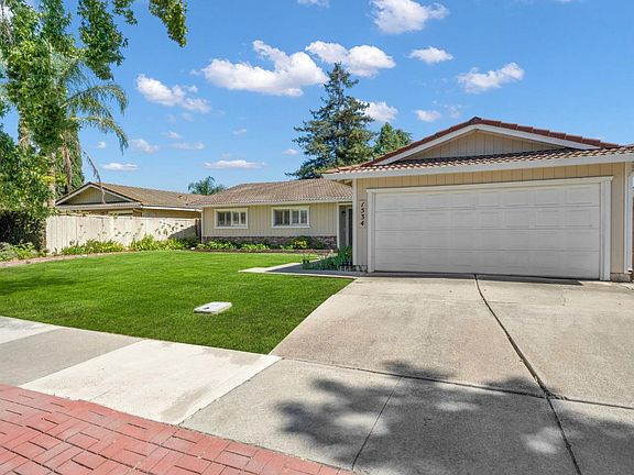 4th image of 1534 Venetian Dr