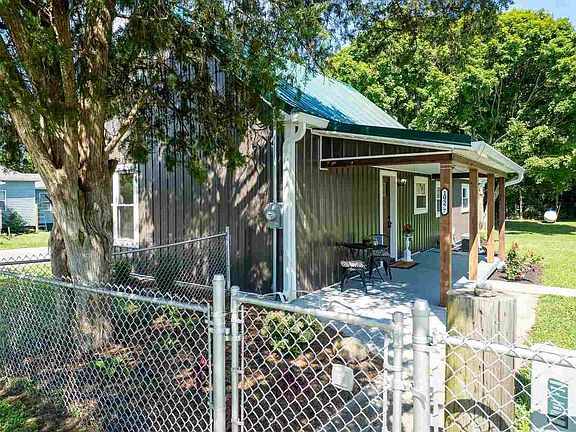 2nd image of 10577 Dalton Rd