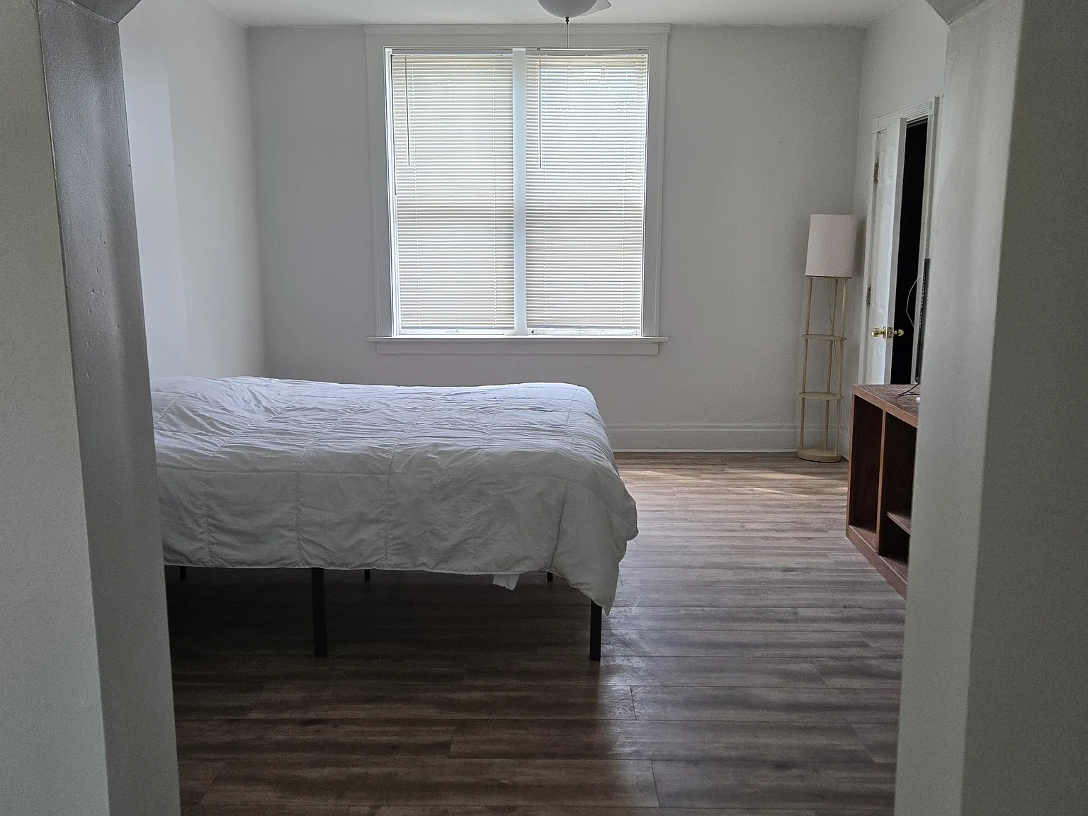 1 bed, 1000 sqft, $950 — Photo 1