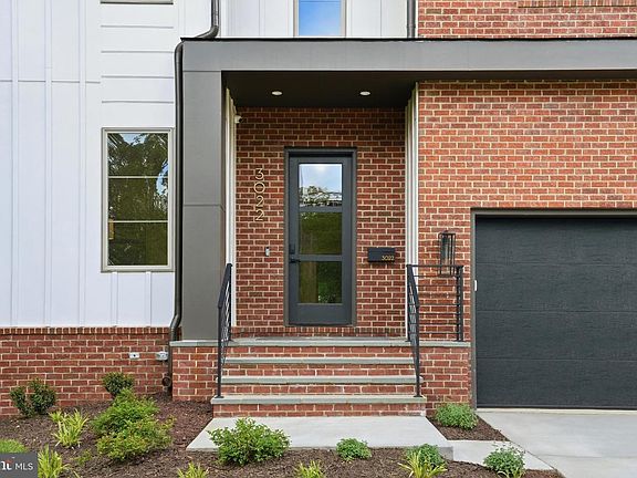 3rd image of 3022 Castle Rd