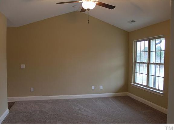 5th image of 104 Chalet Ln