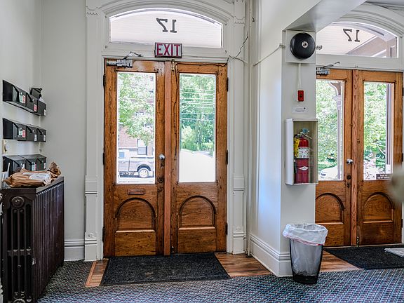 5th image of 17 Lafayette Ave SE #S6
