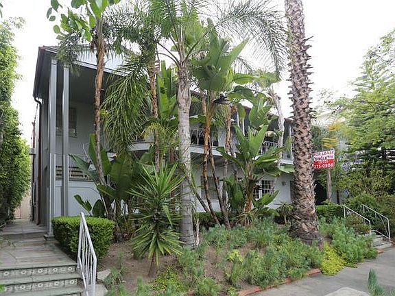 3rd image of 215 N La Peer Dr APT 8