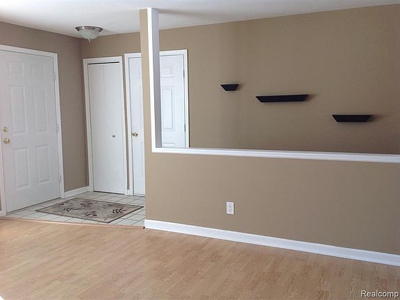 4th image of 123 Hi Hill Dr