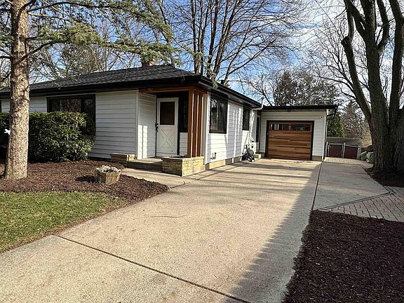 3rd image of 5009 East Buckeye Road