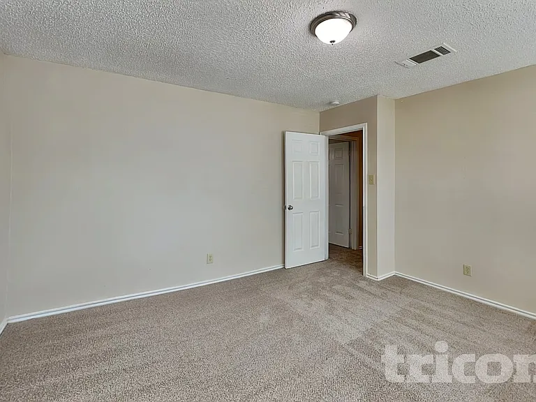 8055 Chestnut Cedar Dr — Photo 11