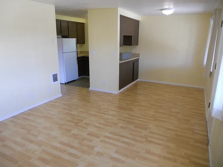 1637 Ferry St #5 — Photo 6