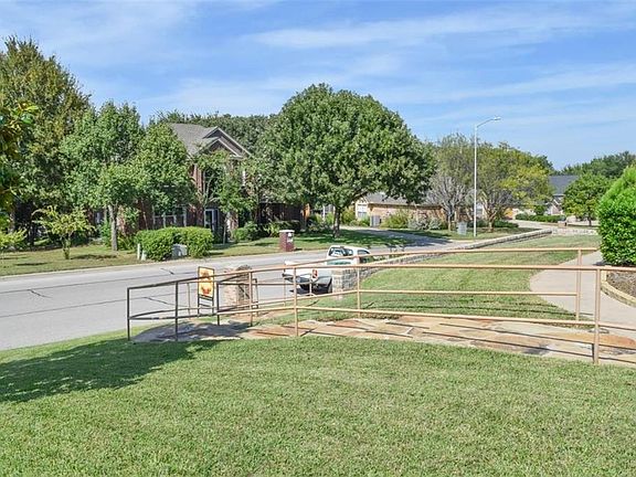 4th image of 2022 Country Brook Dr
